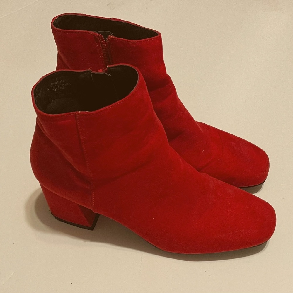 Brand New- Never Worn Rose Pink, Red Heel